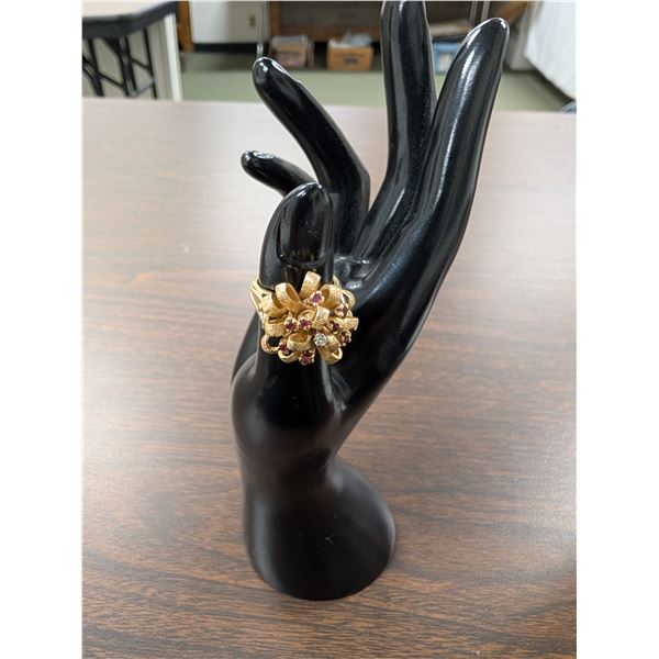 Ladies Ribbon Style Unmarked Gold Ring (tests 10k) Size 5.5