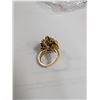 Image 5 : Ladies Ribbon Style Unmarked Gold Ring (tests 10k) Size 5.5