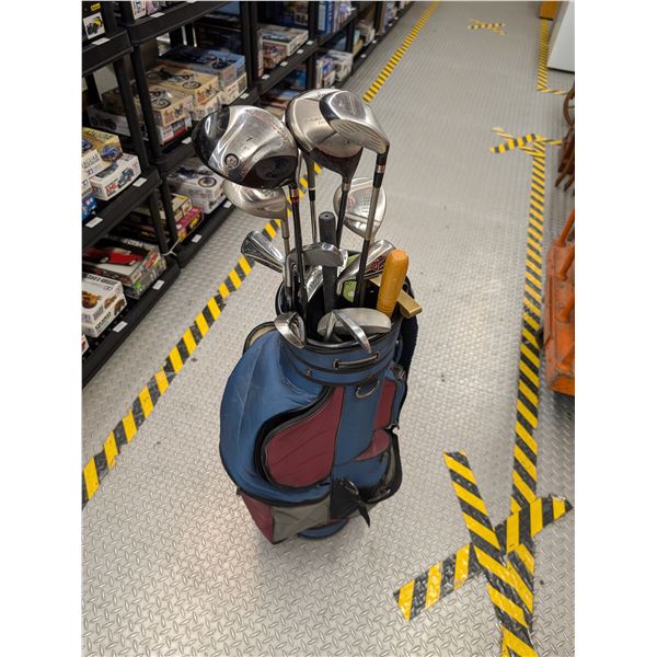Lot of Golf Clubs W/Bag Right Handed Titleist Cyberstar Etc