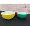 Image 3 : Set of 4 Pyrex Primary Colours Mixing Bowl Set