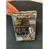 Image 4 : T-800 Terminator 2 Classic 8-Bit Video Game Appearance 7" Figure Neca 2015