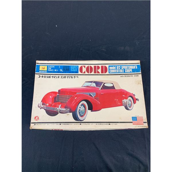 CORD Model 812 1937 Sportsman Coupe 1/24 Scale C8-1 600