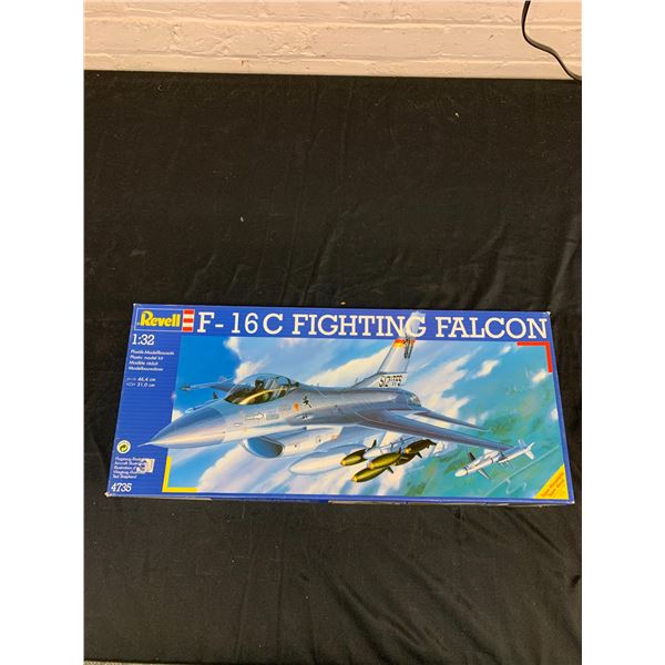 Revell 1/32 Scale Model Kit #4735