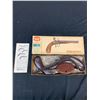 Image 2 : Life-Like Hobby Kits Bunker Hill Antique Pistol 15" Plastic Model Kit