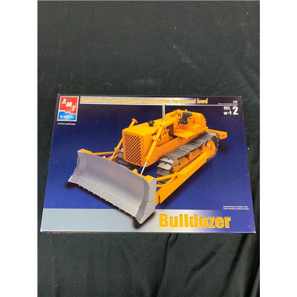 AMT ERTL Bulldozer Model Kit 1/25