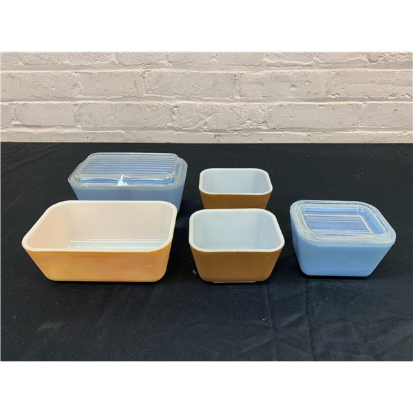 5pcs of Pyrex Fridge Storage Containers, 2 Delphite Blue with Lids