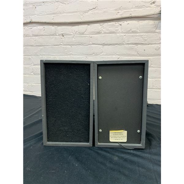 Lot of 2 Eatons Bookshelf Speakers Model #E9X18