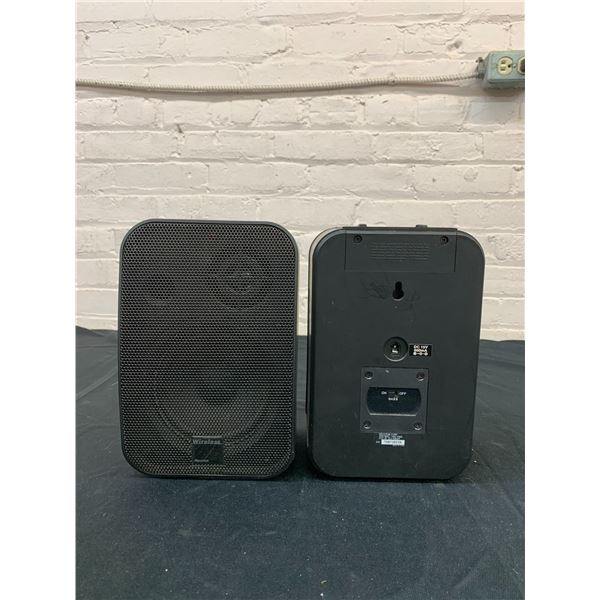 Pair of Wireless Recoton Bookshelf Speakers