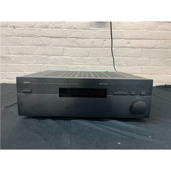 Yamaha Natural Sound Digital Sound Field Processor / Amplifier DSP-E590 w Remote