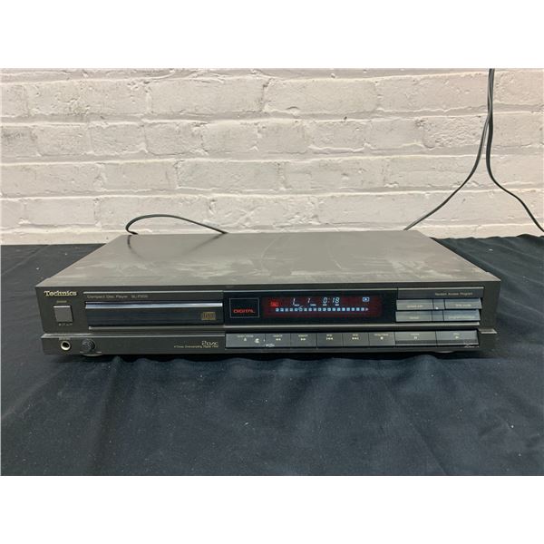 Technics Compact Disc Player SL-P200