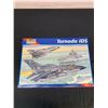 Image 1 : Revell Monogram Model Kit 1/32 85-4666
