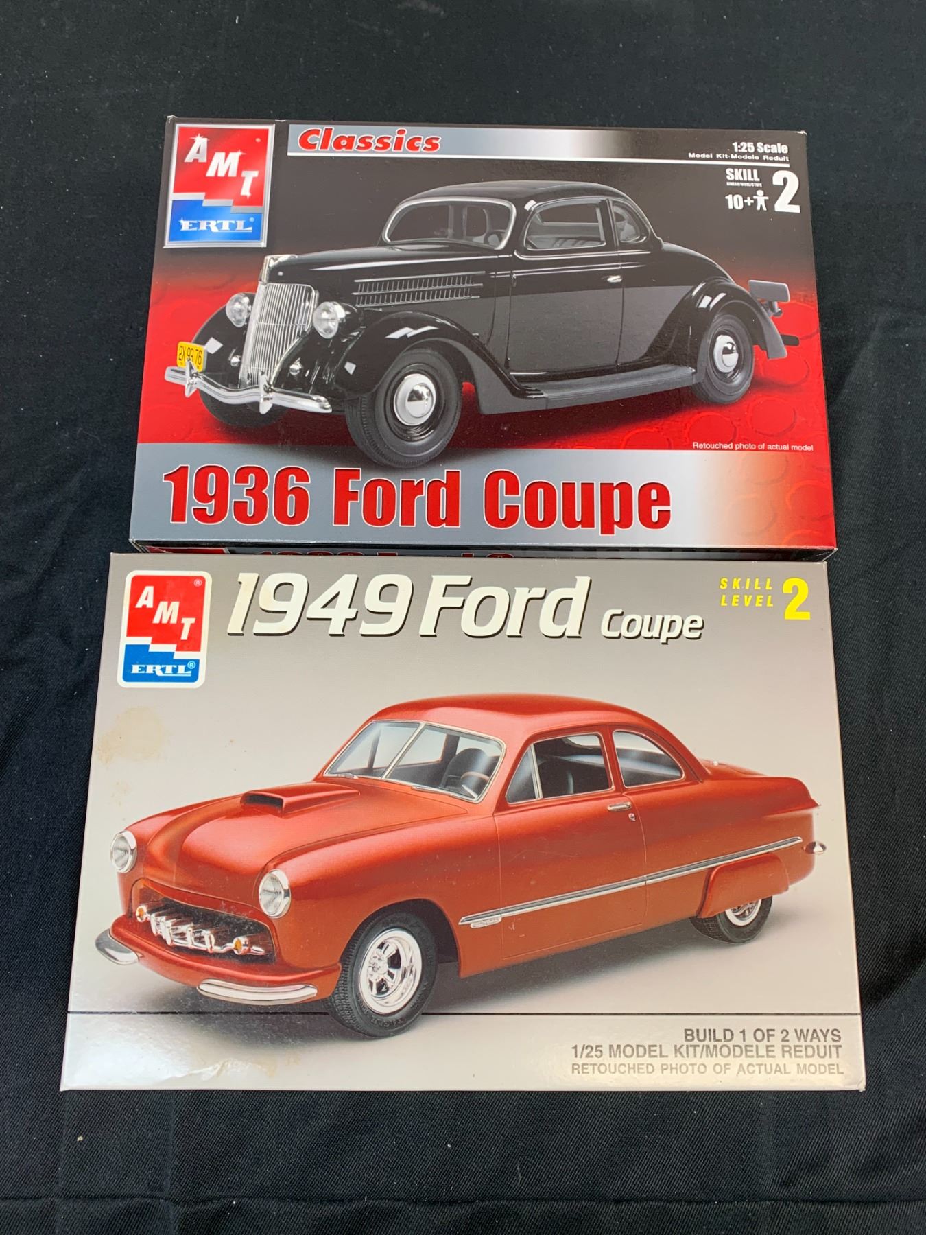 Lot of 2 1/25 Scale AMT Model Kits #6805 and #31540