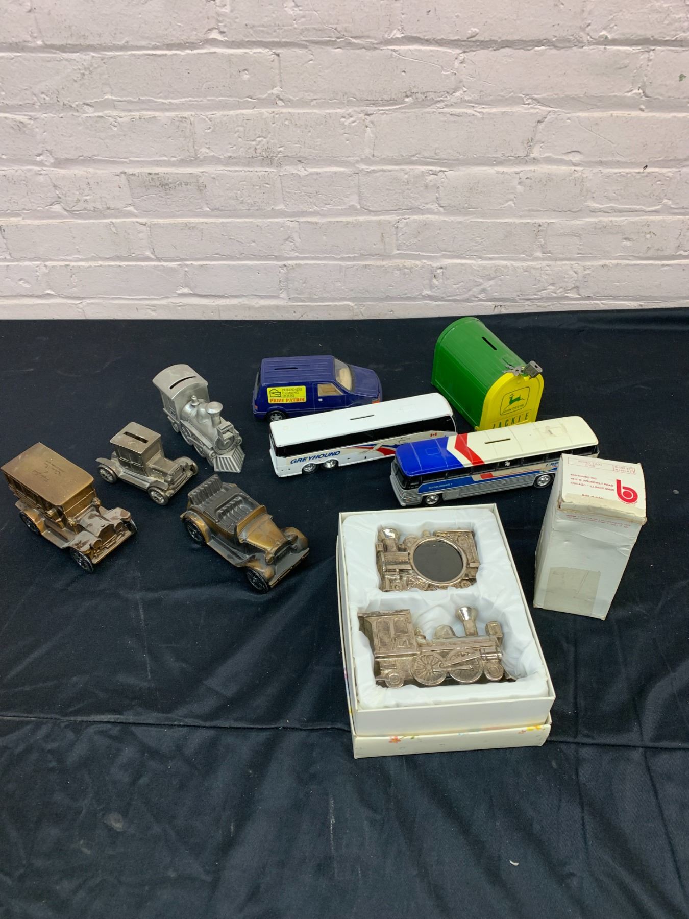 Lot of Assorted Piggy / Coin Banks Metal, Cars, Busses, Mailbox, etc