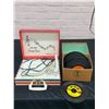 Image 1 : deJAY Music Box Model SP5-155 Record Player & Box of 45s Singles