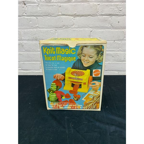 Knit Magic Kids Crafting Toy w Extra Accessories
