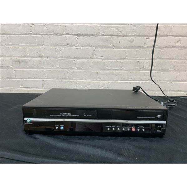 Toshiba DVD Video Recorder Cassette Recorder D-VR6 w remote
