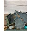 Image 2 : 2 Empty Guitar Cases Bag and Hardshell