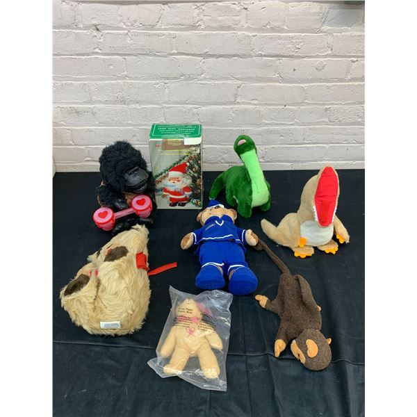 Lot of 8 Plush Toys, Lots with Electronic Elements