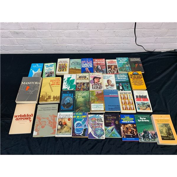 Lot of 32 Pocket Books Novels