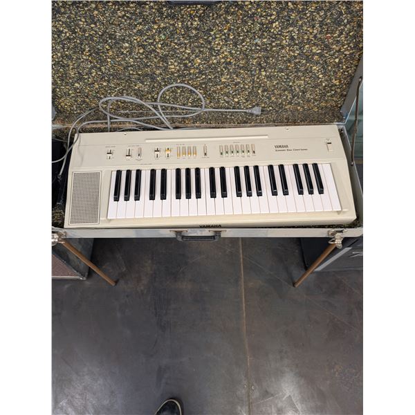 Yamaha Automatic Bass Chord System Keyboard/Organ With Road Case/Stand