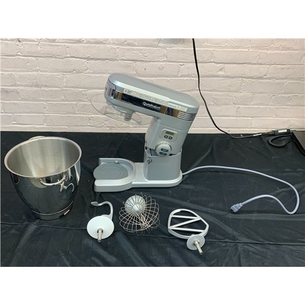 Cuisineart Electric 7 Quart Stand Mixer w accessories SM-70C