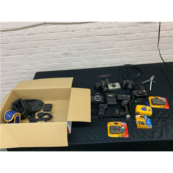 Lot of Assorted Vintage Film Cameras, Disposable Cameras, etc