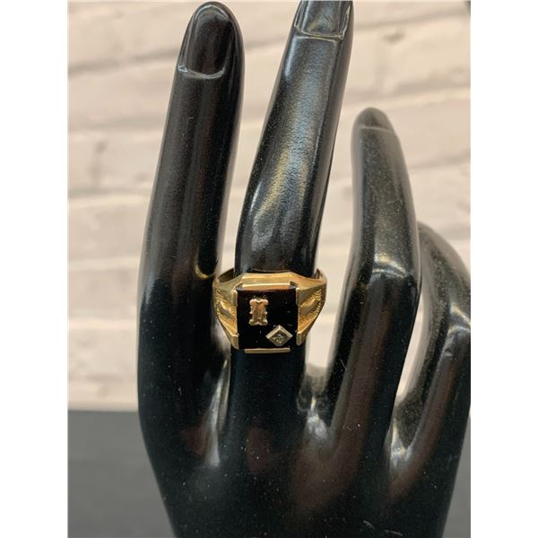 10k Yellow Gold "I" Signet Ring Size 7.5 (total weight 4.2 grams)