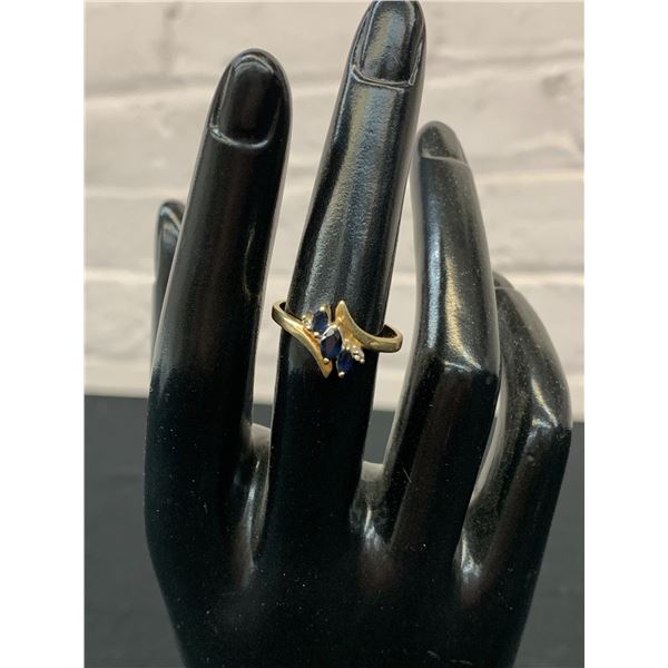10k Dinner Style Ring 3 Small Sapphires 2 Diamonds Size 5.5 (total weight 1.9 grams)