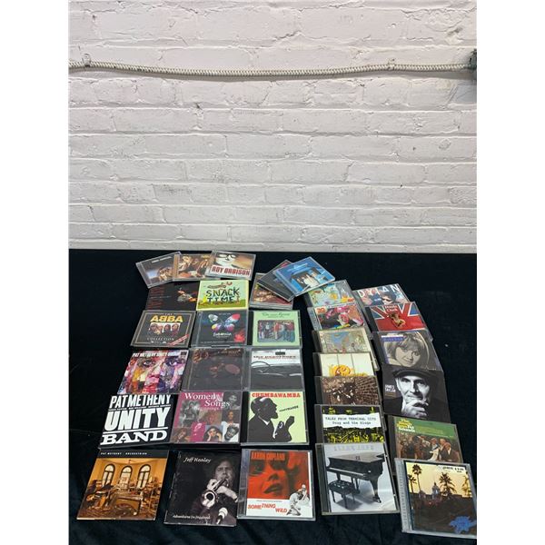 Lot of 33 CDS Lots of ABBA, Rest Roy Orbison, Bob Dylan, Elton John, etc
