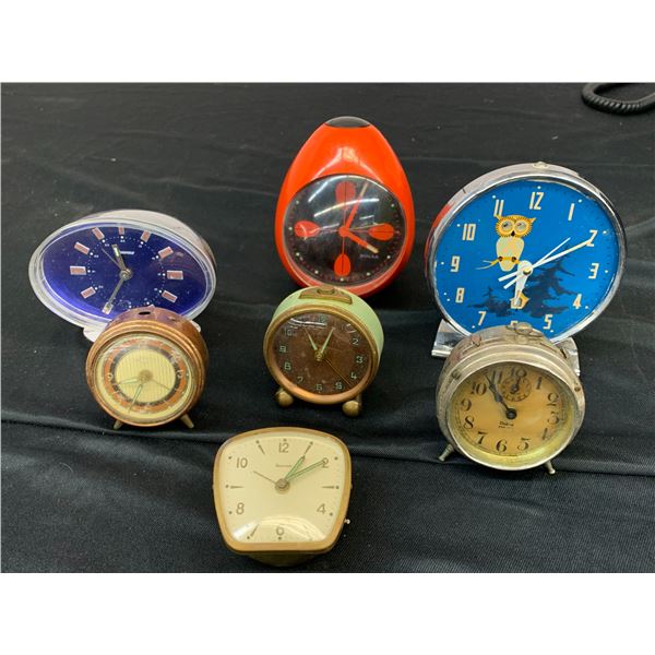 Lot of Vintage Desk Clocks *as is*