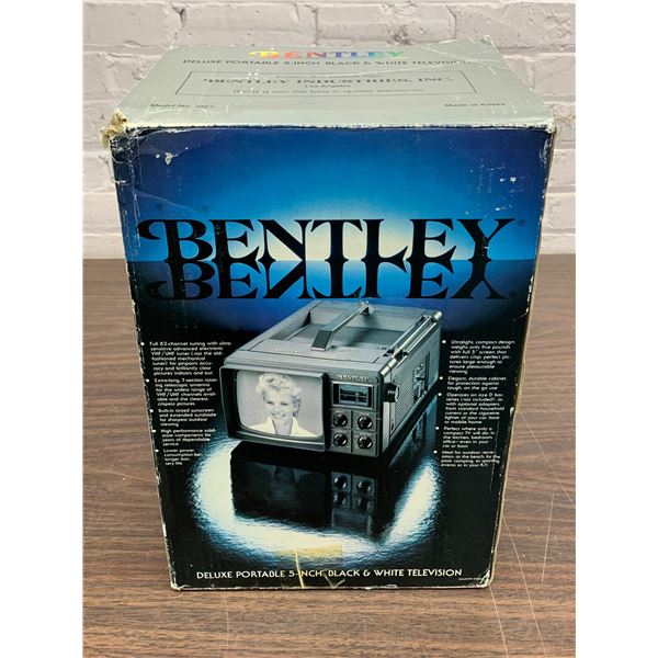Bentley Deluxe Portable 5-Inch Black & White Television Model 100 C w Box