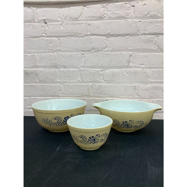 Lot of 3 Speckled Beige Pyrex "Homestead" Mixing Bowls, 1 Cinderella