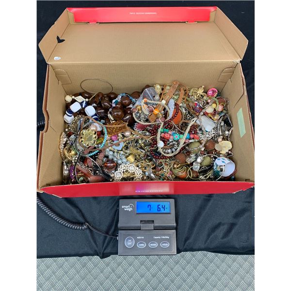Box of 7lbs Unsorted Costume / Fashion Jewellery