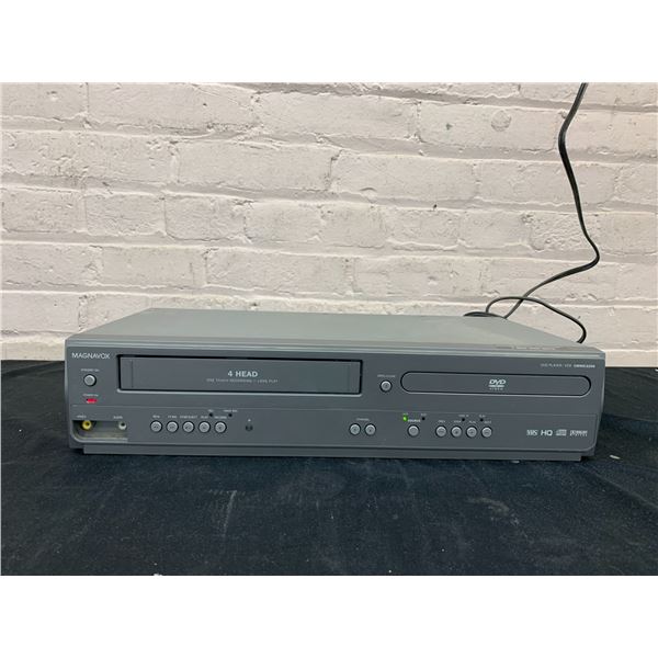 Magnavox DVD Player / VCR CMWD 2206