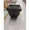 Image 5 : Fiberglass Resin Large Planter