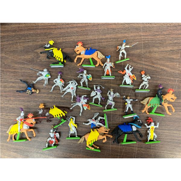 Britains LTD 1971 Miniatures Knights / Medieval Figurines