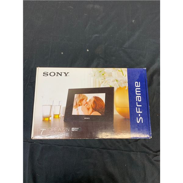 SONY 7" Digital Picture Frame DPF-A72N