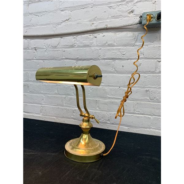 Vintage Metal Reading Lamp / Desk / Bankers Lamp *works