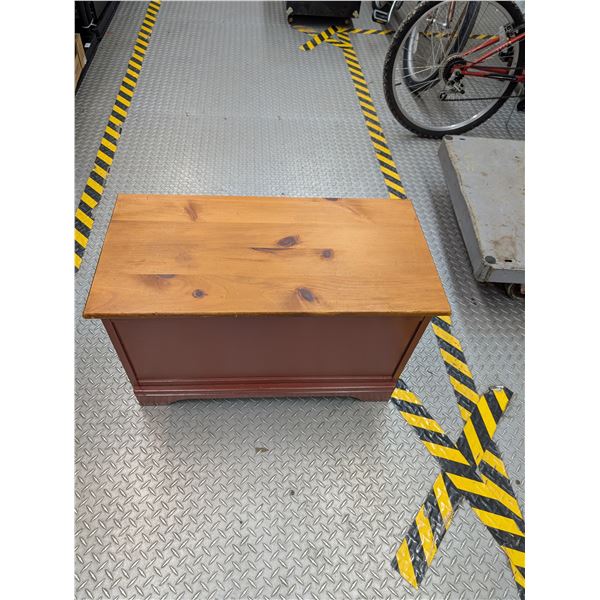 Pine Top Blanket Box Storage Chest