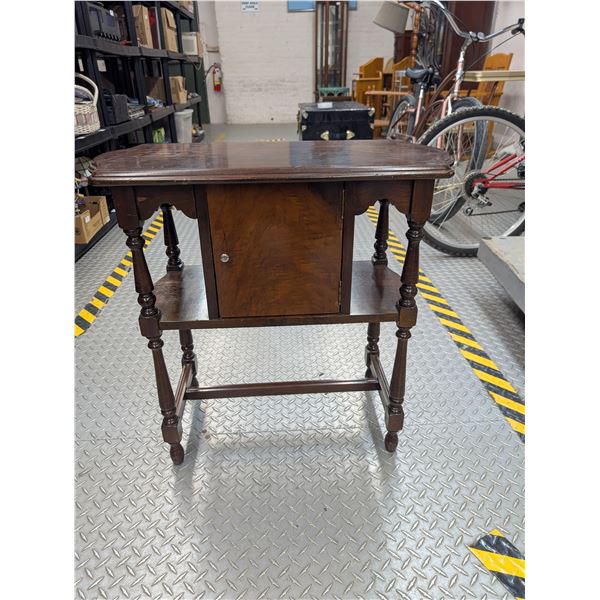 Antique Vintage James Cole Furniture Wooden End Table Smoke stand Turned Legs