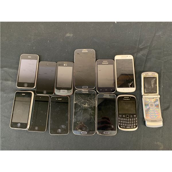 Lot of Vintage Cellphones (for parts) iPhone, Samsung, Blackberry & Motorola