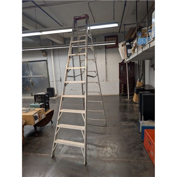 10' Lite Folding Aluminum Step Ladder