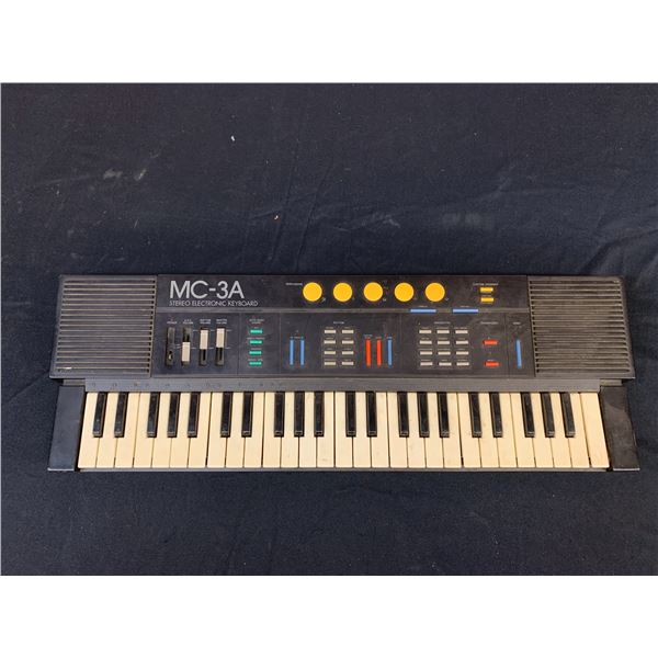 MC-3A Electronic Keyboard *no power untested*