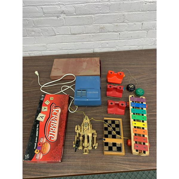 Lot of Vintage Toys View master, Yo-Yo, Xylophone, etc