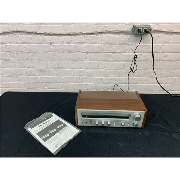Technics Receiver AM FM Stereo Model SA-202 w Manual