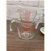 Image 2 : Pyrex Stovetop Kettle, Gravy Boat, Measuring Cups, Fridge Storage Containers