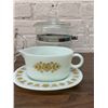 Image 4 : Pyrex Stovetop Kettle, Gravy Boat, Measuring Cups, Fridge Storage Containers