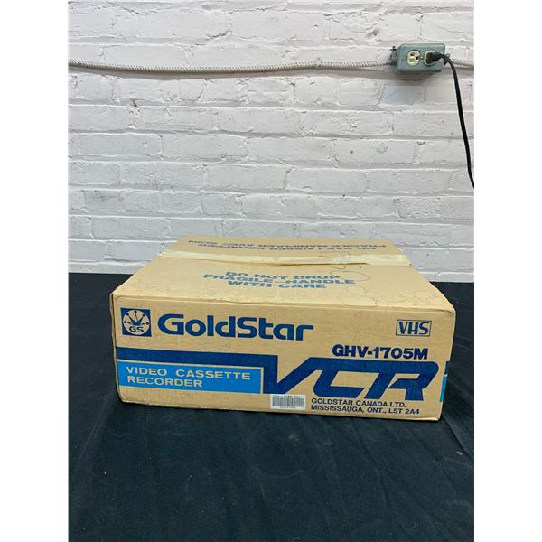 Gold Star Video Cassette Recorder GHV-1705M VCR VHS Player w Box NOS