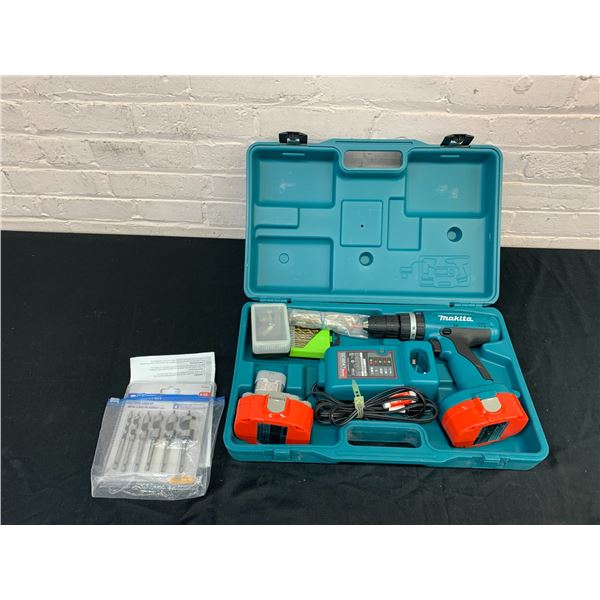 Makita 8390D Electric Wireless Drill in Case w Accessories