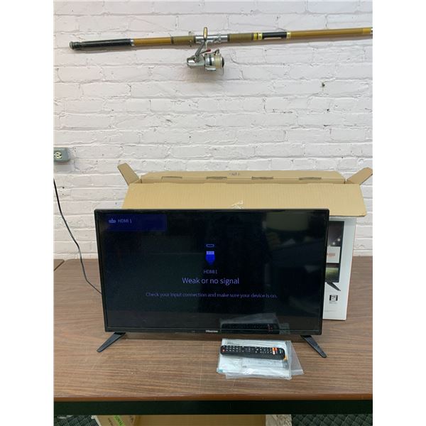 Hisense Flatscreen TV 32" w Remote and Box